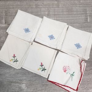 VINTAGE 6 Piece Embroidered Napkins Miss-Matched Floral